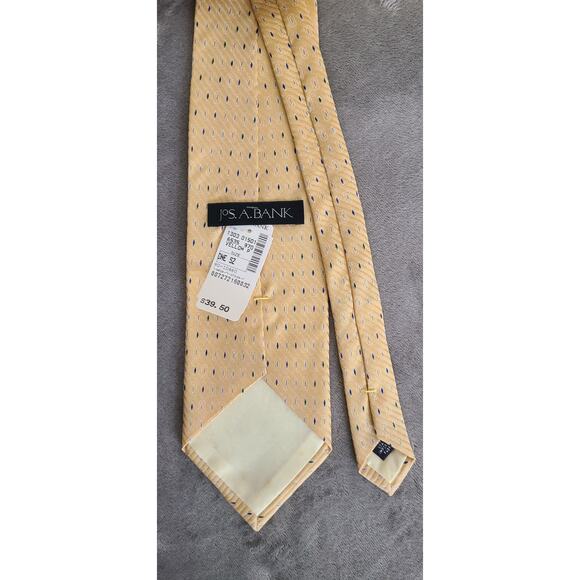 Jo S A Bank Yellow Diamond Pattern 100% Silk Tie Made in USA NWT - Picture 2 of 3